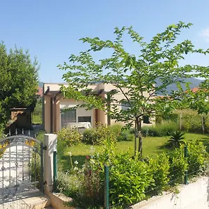 kuca-za-odmor-lara.hotels-in-trogir.com/