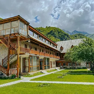 Farma Logu I Harushave, Theth